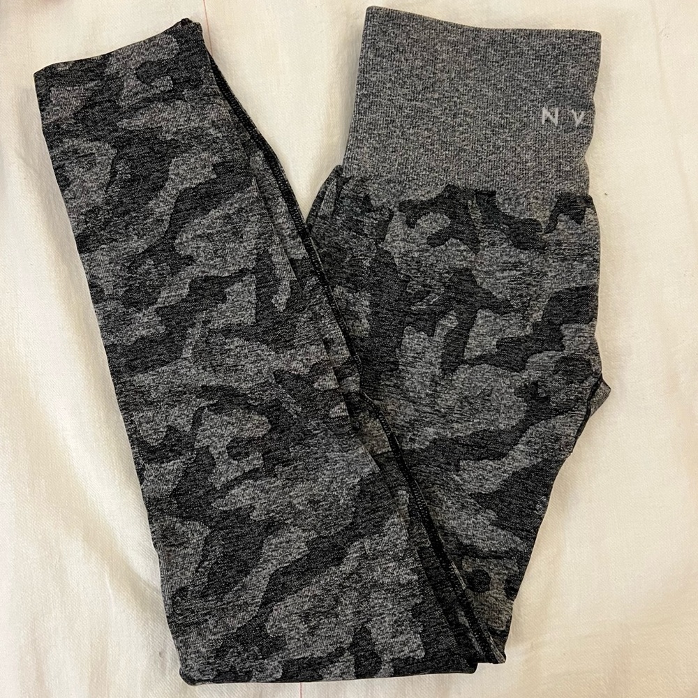 NVGTN Camo Leggings